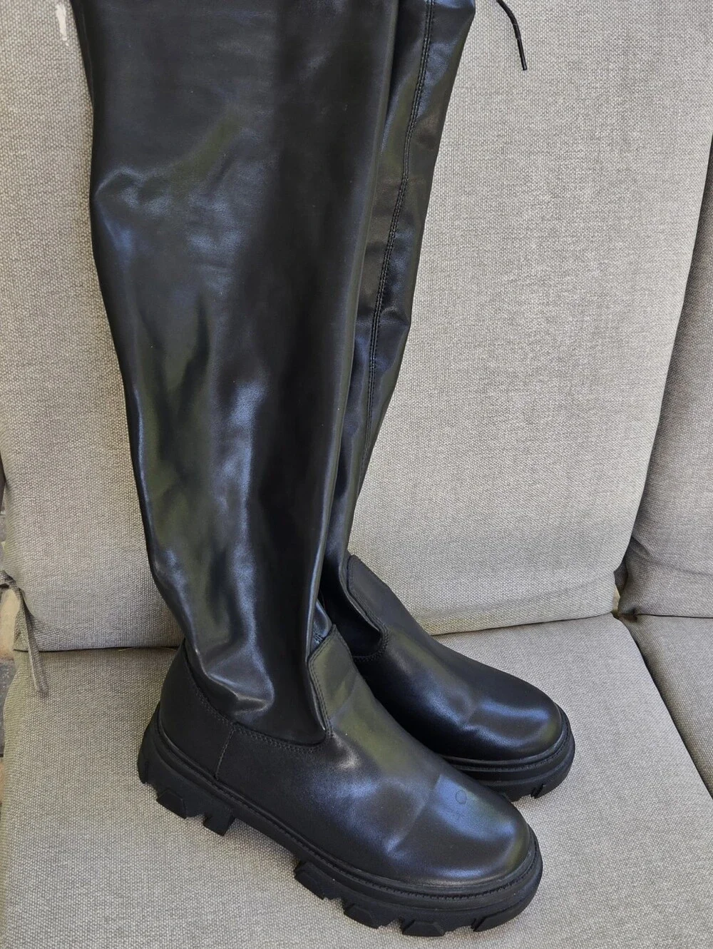 GC Women's Black Knee-High Lug Sole Boots